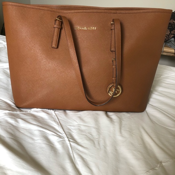 Michael Kors Purse - Picture 1 of 4